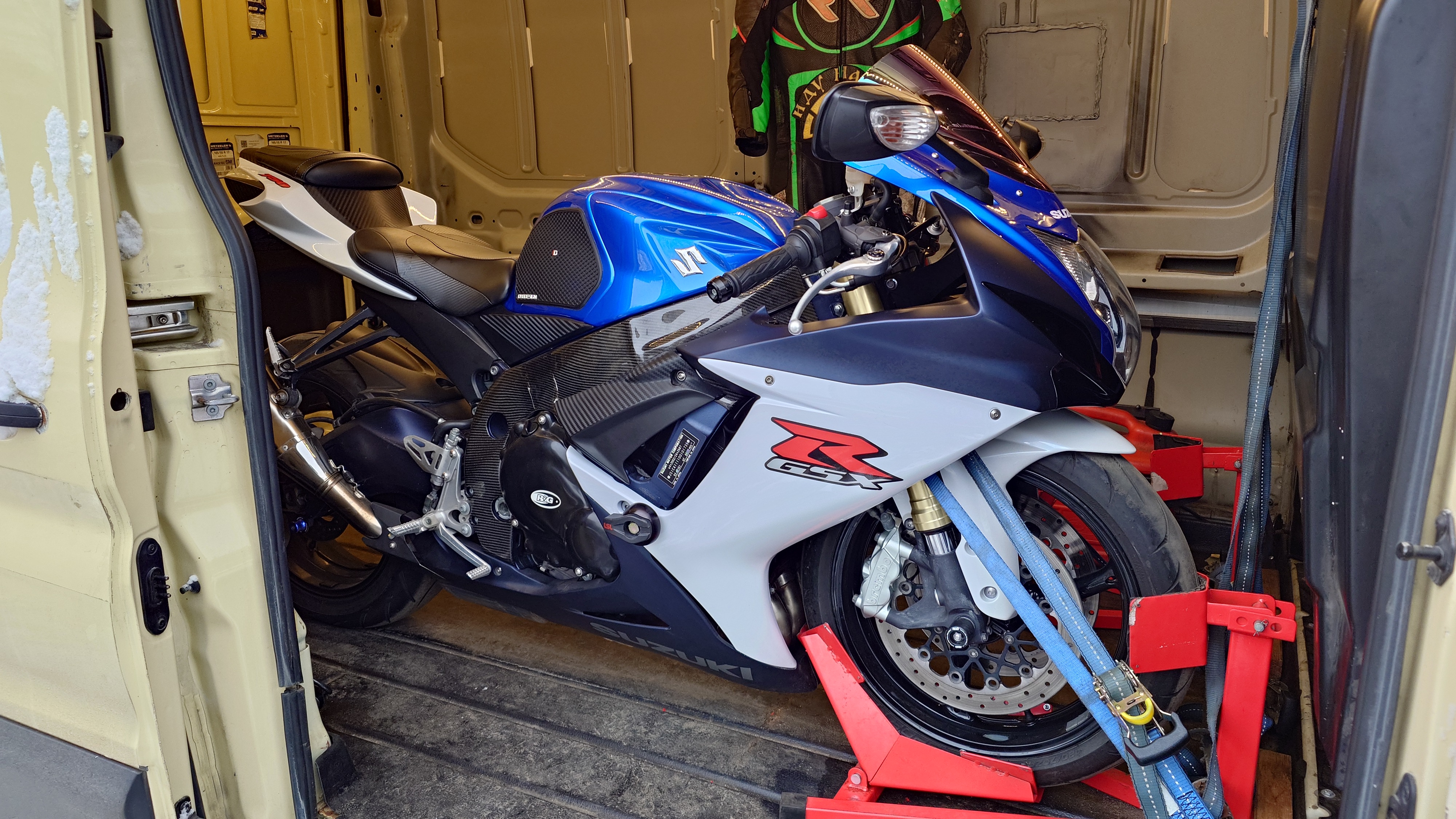Доставка Suzuki GSX-R 750 в Хоботово